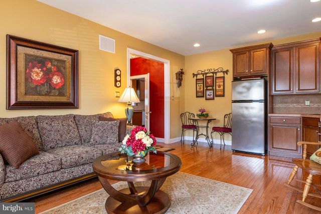 962 HAMPTON RD, Collegeville, PA 19426