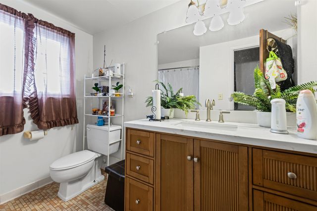 25325 Shiawassee Circle 103, Southfield, MI 48033