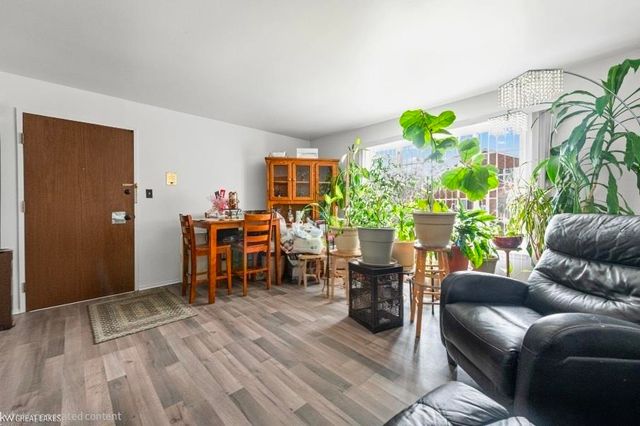 25325 Shiawassee Circle 103, Southfield, MI 48033