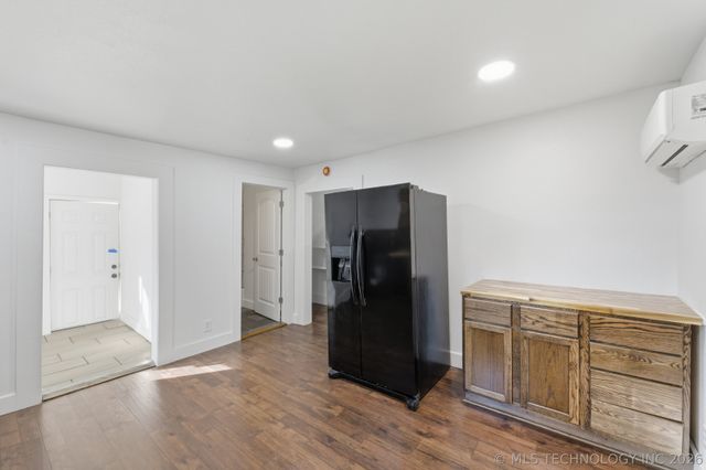 611 N Division Street, Cleveland, OK 74020