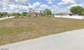 2003 NE 7th AVE, Cape Coral, FL 33909
