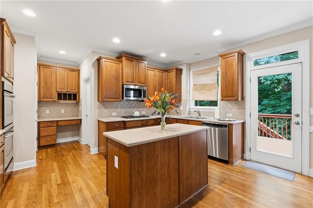 7220 Glen Cove Lane, Stone Mountain, GA 30087