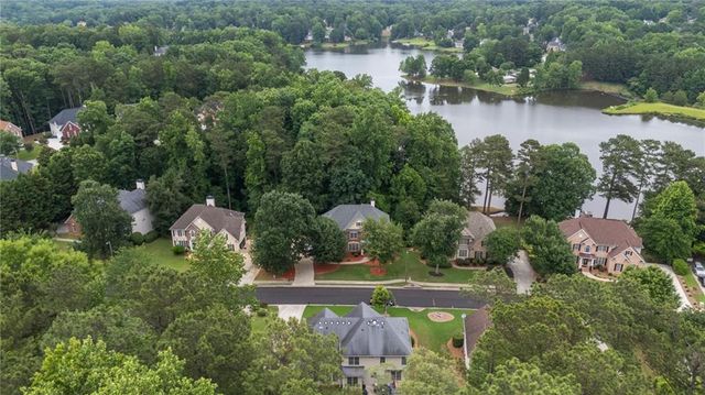 7220 Glen Cove Lane, Stone Mountain, GA 30087