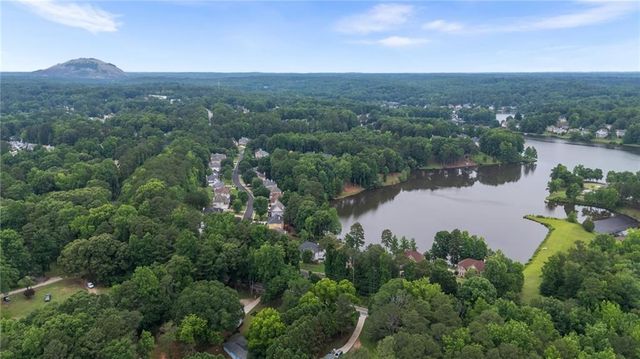 7220 Glen Cove Lane, Stone Mountain, GA 30087