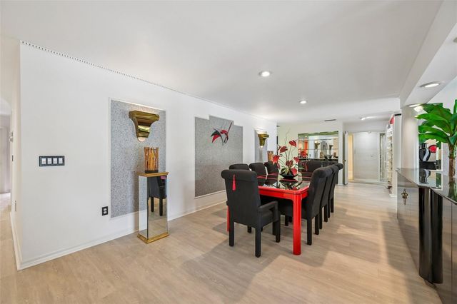 3646 GLENEAGLE DRIVE 10B, Sarasota, FL 34238
