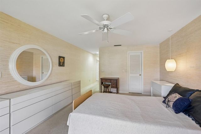 3646 GLENEAGLE DRIVE 10B, Sarasota, FL 34238