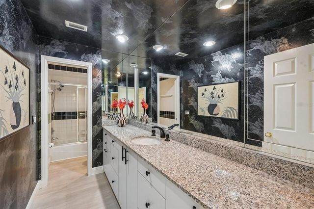 3646 GLENEAGLE DRIVE 10B, Sarasota, FL 34238