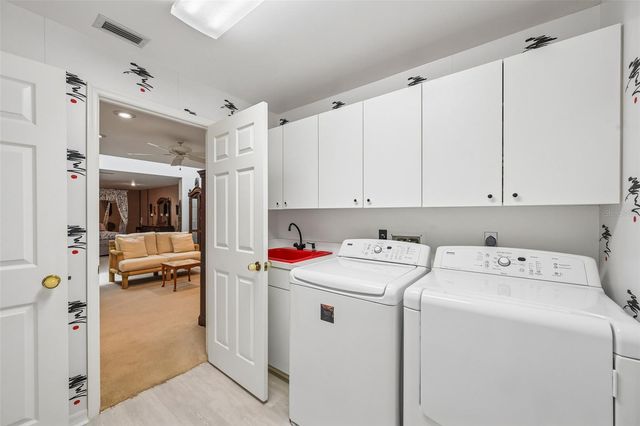 3646 GLENEAGLE DRIVE 10B, Sarasota, FL 34238