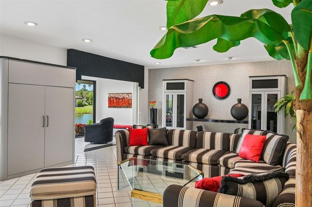 3646 GLENEAGLE DRIVE 10B, Sarasota, FL 34238
