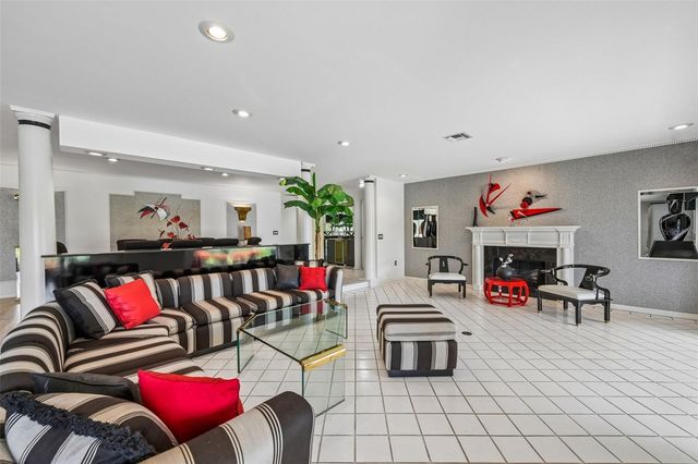3646 GLENEAGLE DRIVE 10B, Sarasota, FL 34238