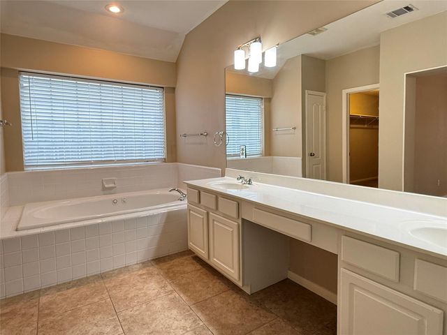 10013 Valona DR, Austin, TX 78717