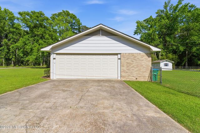 300 Ark Lane, Petal, MS 39465