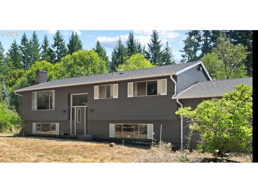 13706 S CARUS Rd, Oregon City, OR 97045