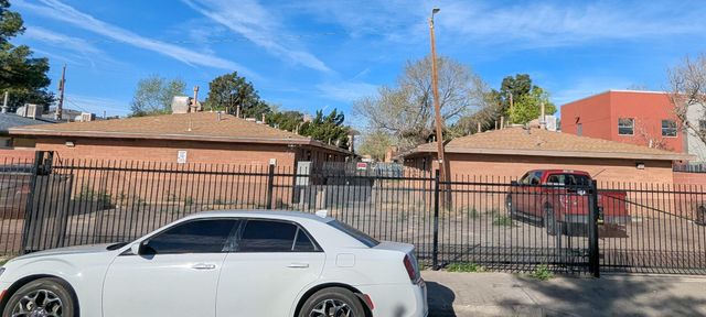 521 Palomas Drive SE, Albuquerque, NM 87108