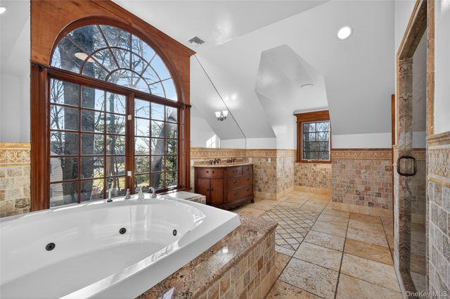 3 Chestnut Court, Old Westbury, NY 11568