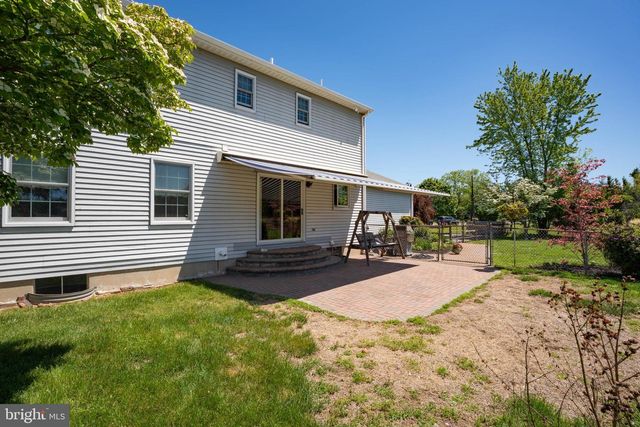 935 N ISLAND RD, Columbus, NJ 08022