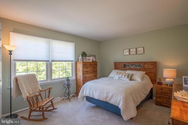 935 N ISLAND RD, Columbus, NJ 08022