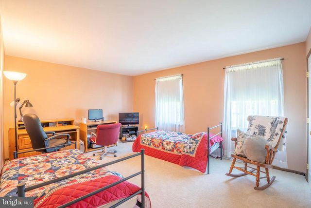935 N ISLAND RD, Columbus, NJ 08022