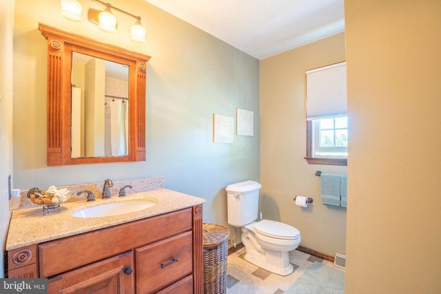 935 N ISLAND RD, Columbus, NJ 08022