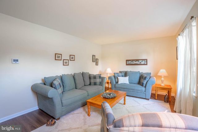 935 N ISLAND RD, Columbus, NJ 08022