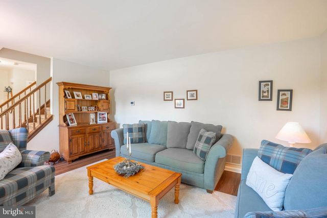 935 N ISLAND RD, Columbus, NJ 08022