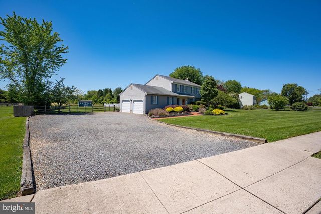 935 N ISLAND RD, Columbus, NJ 08022
