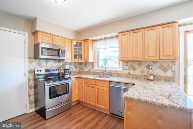935 N ISLAND RD, Columbus, NJ 08022