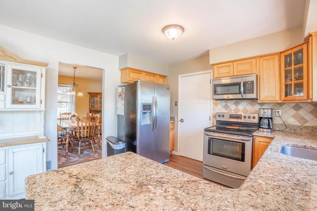 935 N ISLAND RD, Columbus, NJ 08022
