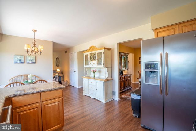 935 N ISLAND RD, Columbus, NJ 08022