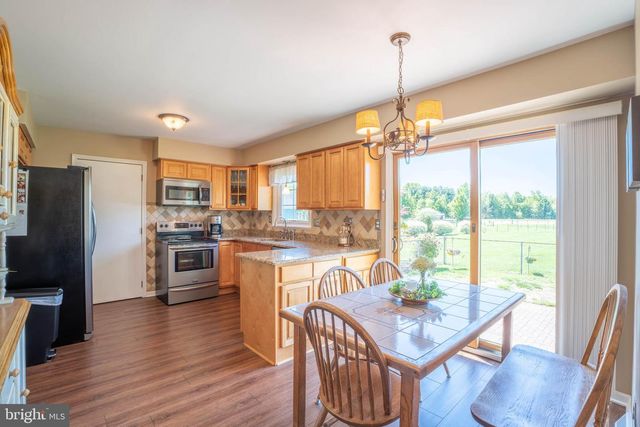 935 N ISLAND RD, Columbus, NJ 08022