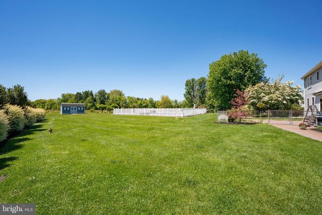 935 N ISLAND RD, Columbus, NJ 08022