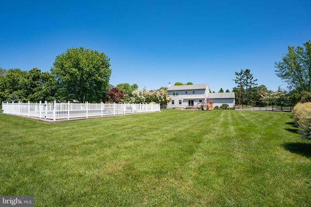 935 N ISLAND RD, Columbus, NJ 08022