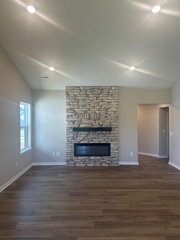 8805 63rd Street S, Cottage Grove, MN 55016