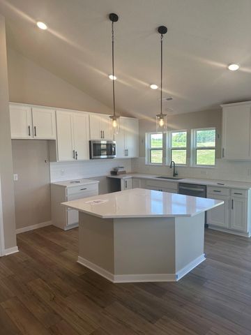 8805 63rd Street S, Cottage Grove, MN 55016