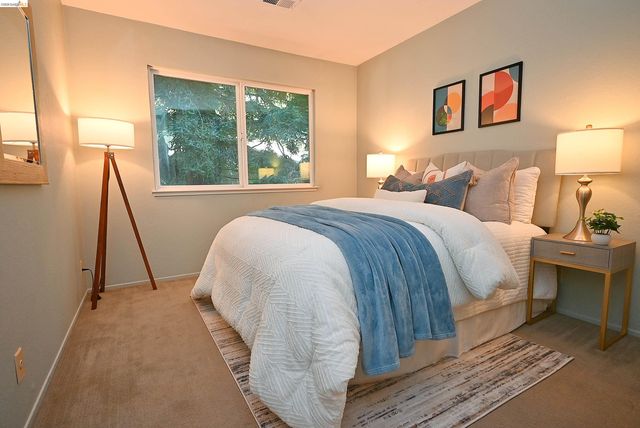 40 Emery Bay Dr, Emeryville, CA 94608