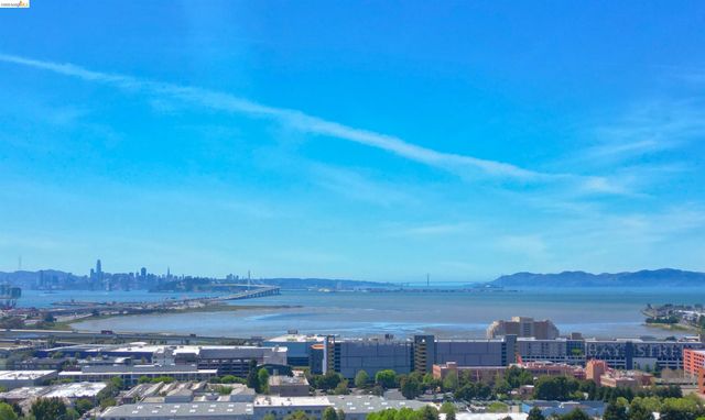 40 Emery Bay Dr, Emeryville, CA 94608