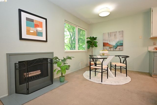 40 Emery Bay Dr, Emeryville, CA 94608