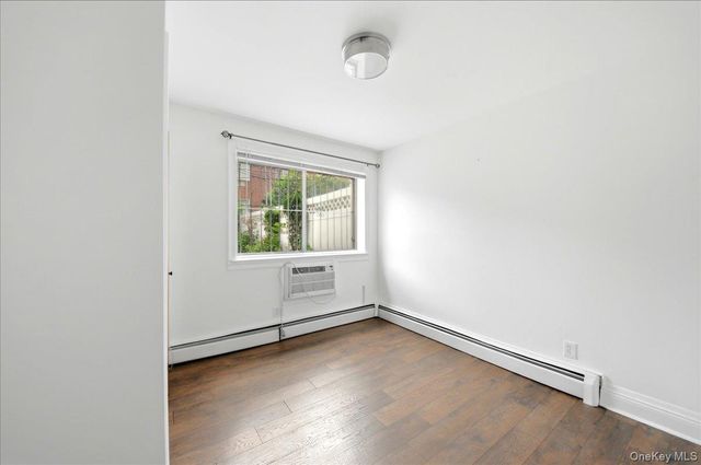 2975 Edson Avenue, Bronx, NY 10469
