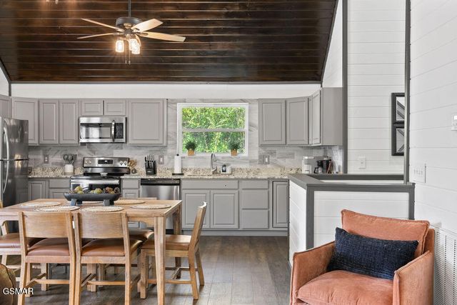 1608 Mitchell Farm Road, Sevierville, TN 37876