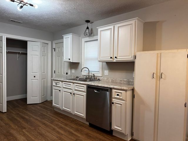 1048 6th Street, West Plains, MO 65775