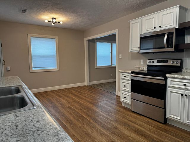 1048 6th Street, West Plains, MO 65775