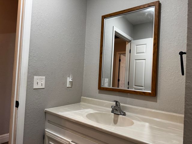 1048 6th Street, West Plains, MO 65775