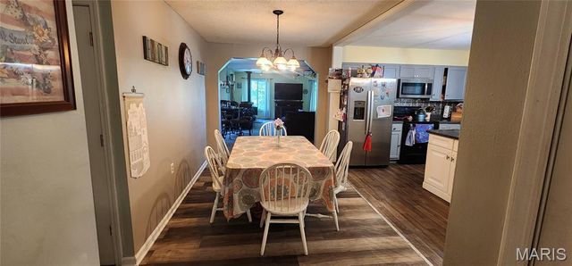 4999 College Avenue, Hannibal, MO 63401