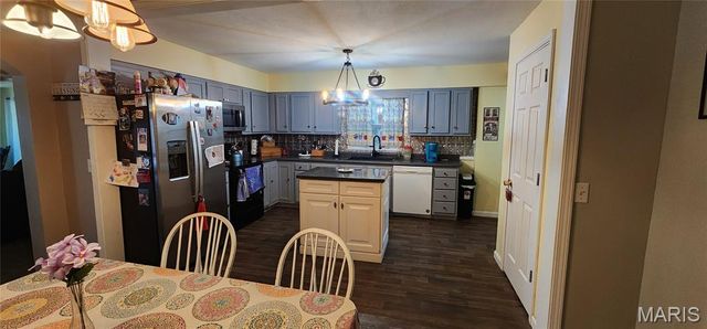 4999 College Avenue, Hannibal, MO 63401