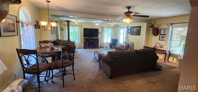 4999 College Avenue, Hannibal, MO 63401