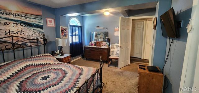 4999 College Avenue, Hannibal, MO 63401