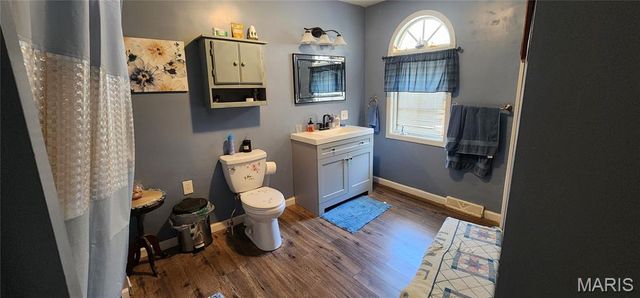 4999 College Avenue, Hannibal, MO 63401