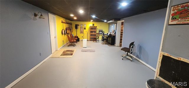 4999 College Avenue, Hannibal, MO 63401