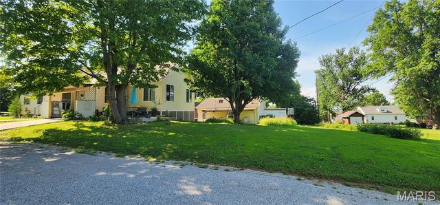 4999 College Avenue, Hannibal, MO 63401