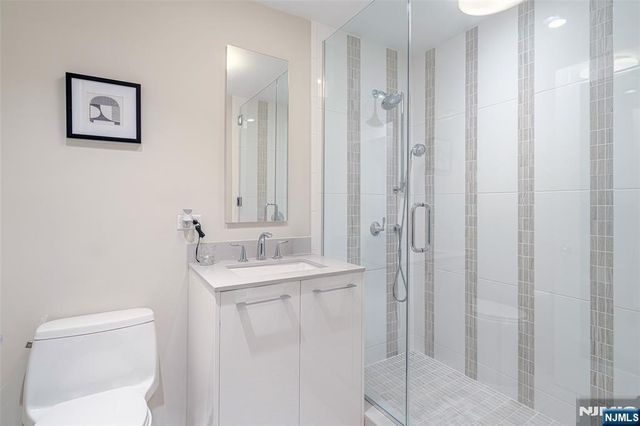 1200 Avenue At Port Imperial 516, Weehawken, NJ 07086